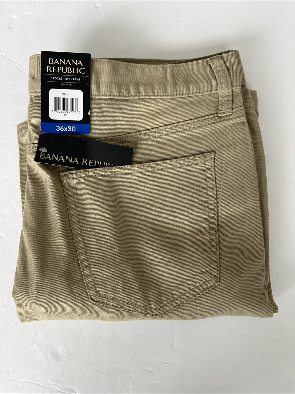 Banana Republic Men's Khaki Chino Pants in Light Tan